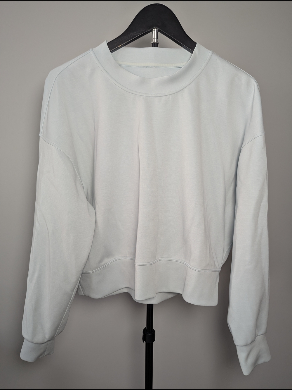 Lululemon Women's 6 Softstreme Perfectly Oversized Cropped Crew Sky Blue